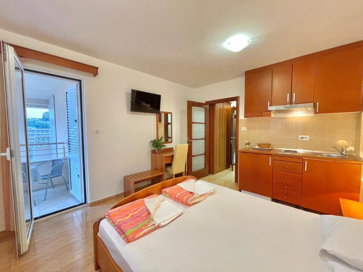 Apartments Boreta Becici Budva Bagian luar foto
