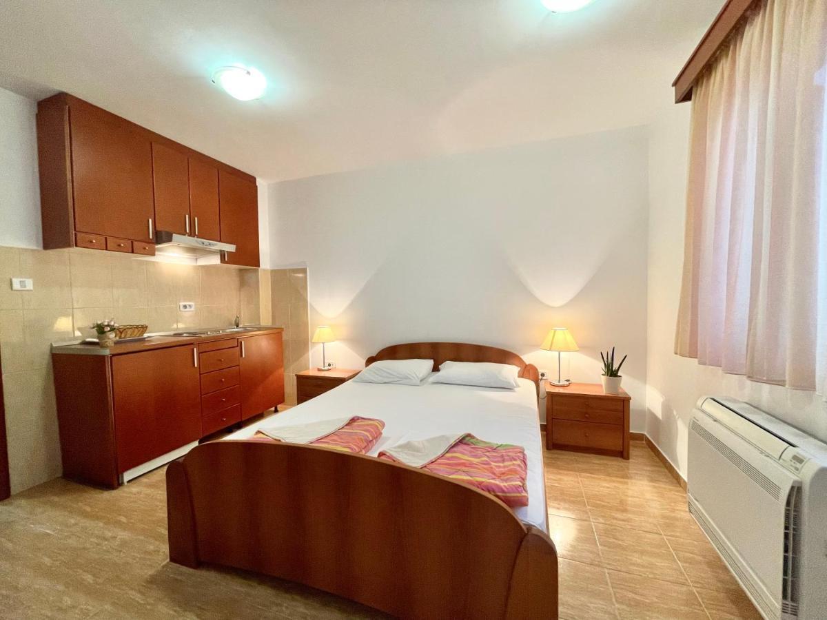 Apartments Boreta Becici Budva Bagian luar foto