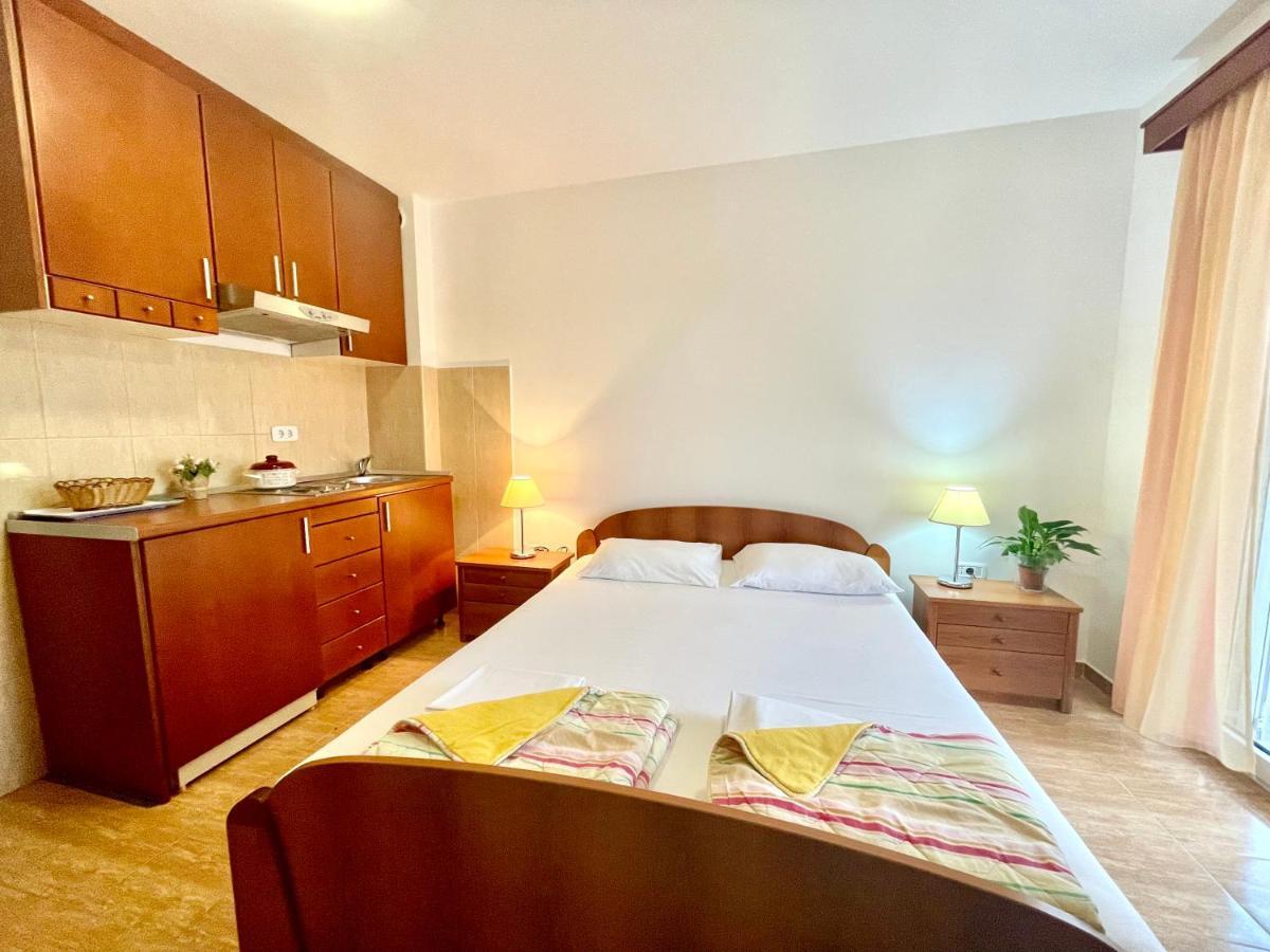 Apartments Boreta Becici Budva Bagian luar foto