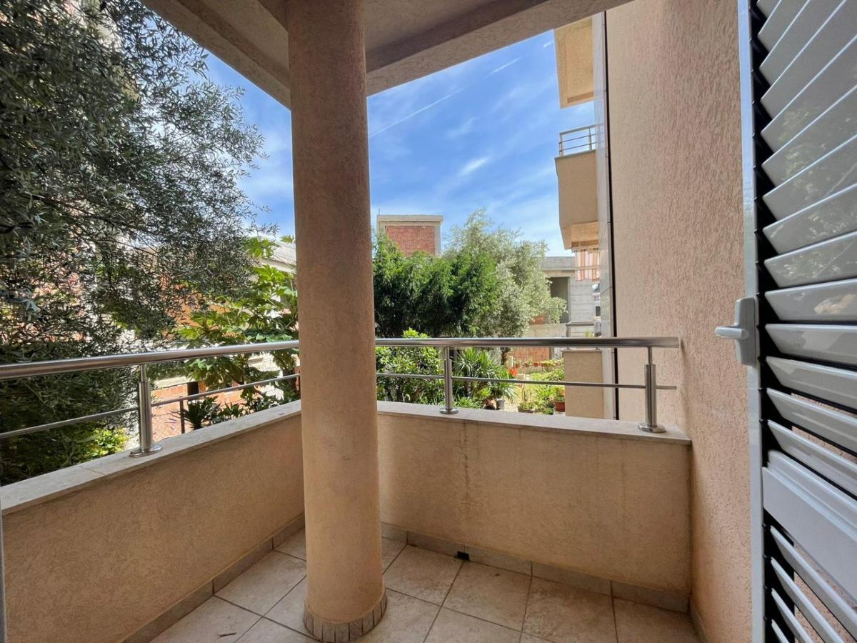 Apartments Boreta Becici Budva Bagian luar foto