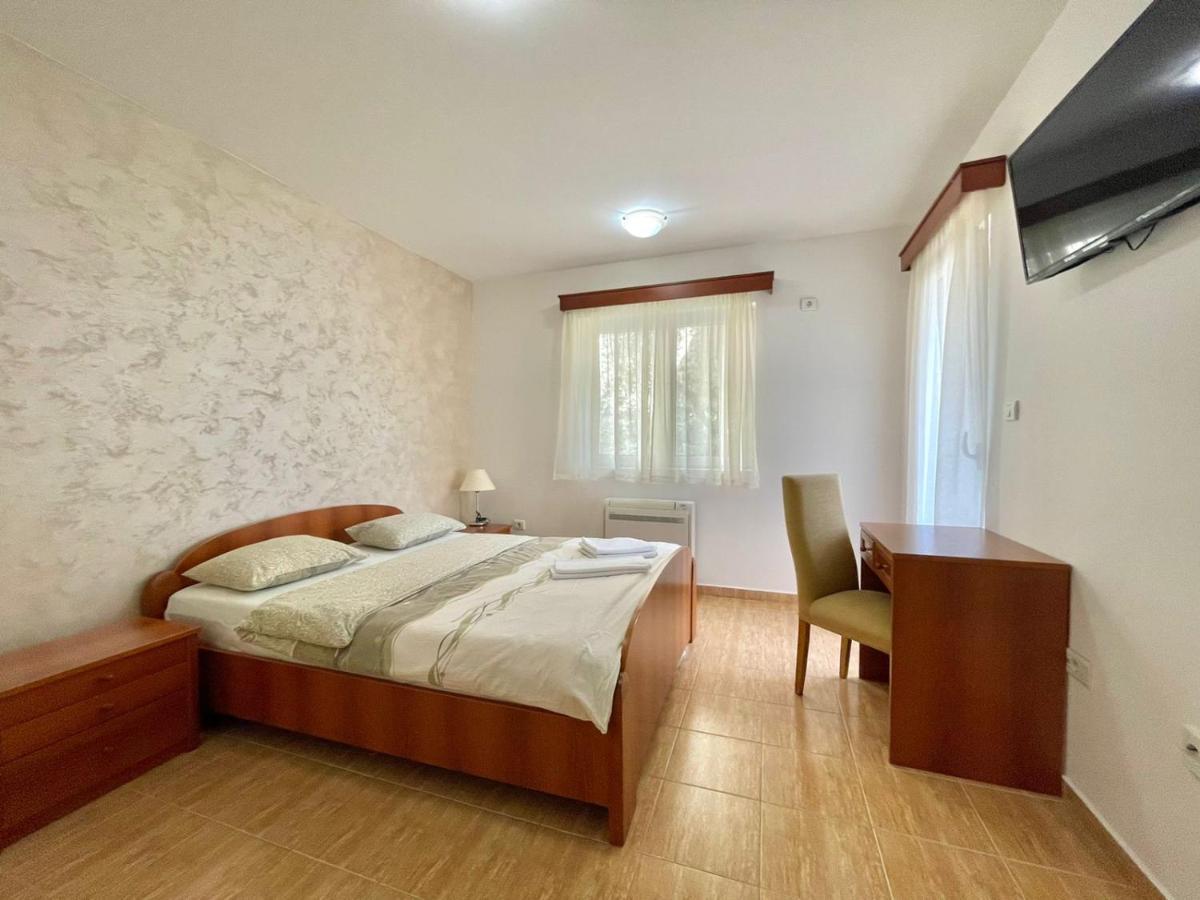 Apartments Boreta Becici Budva Bagian luar foto