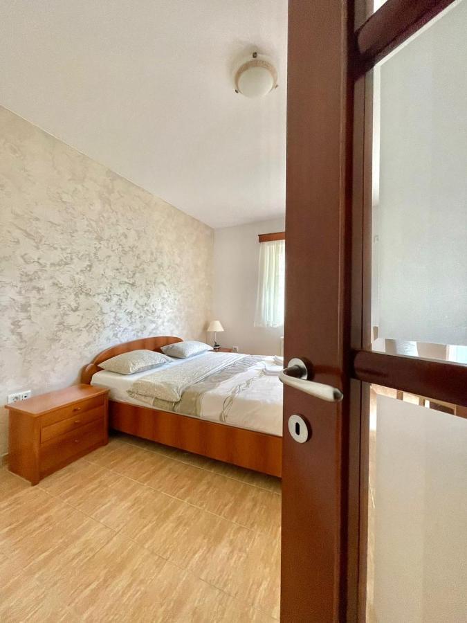 Apartments Boreta Becici Budva Bagian luar foto
