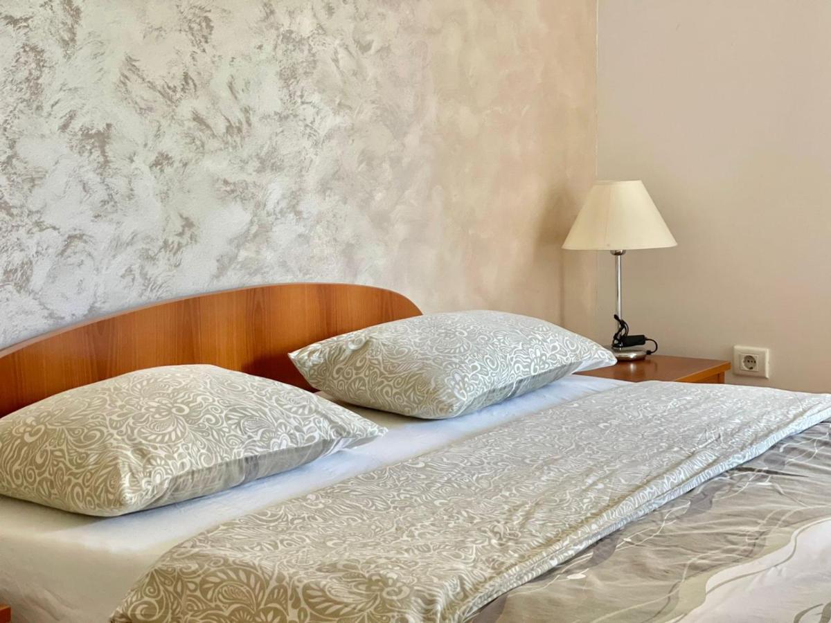 Apartments Boreta Becici Budva Bagian luar foto