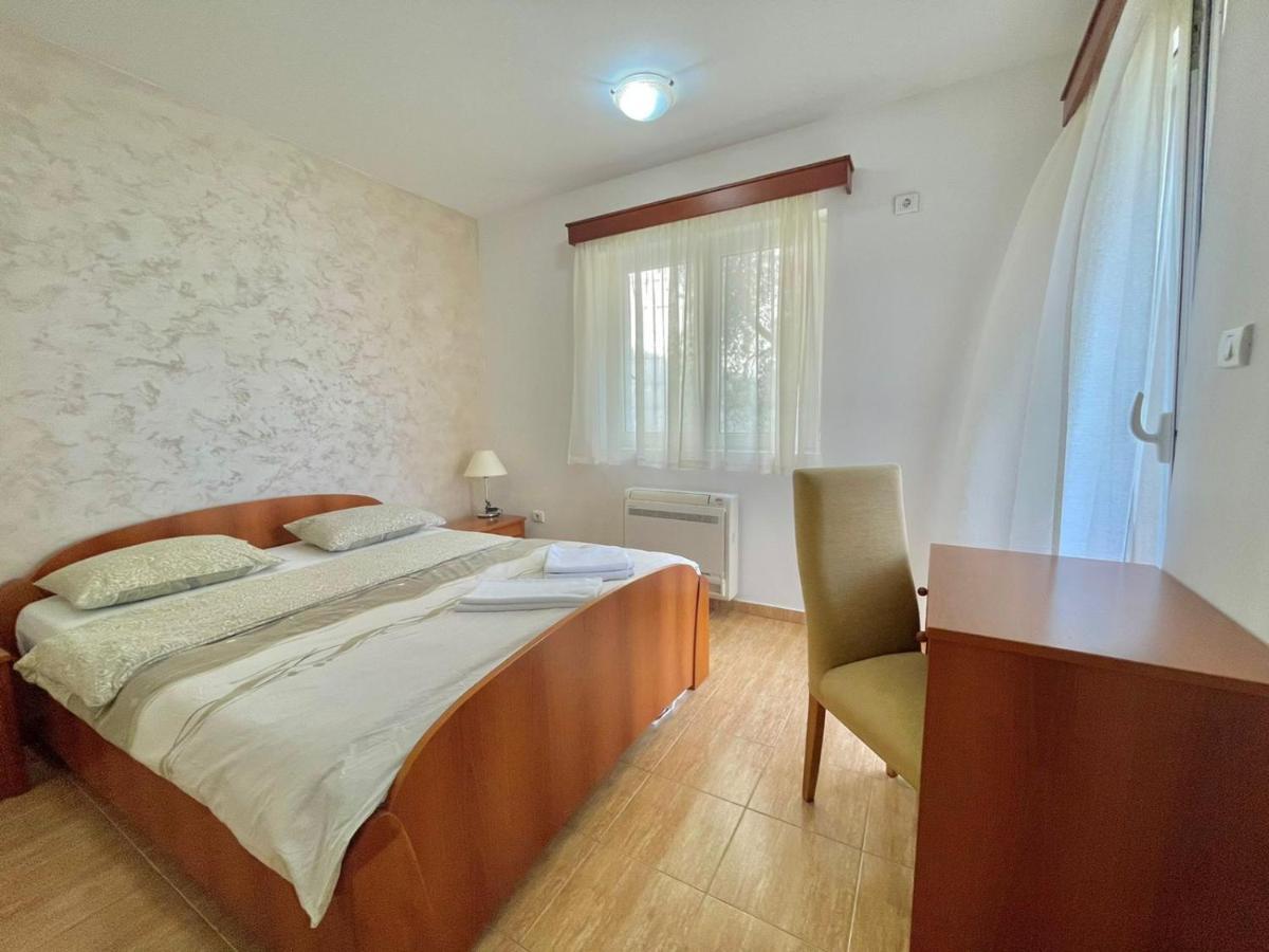 Apartments Boreta Becici Budva Bagian luar foto